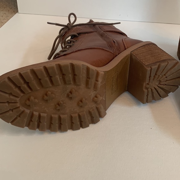 ZODIAC Gemma Lace Up Block Heel Boot SZ 7.5 - Picture 9 of 9